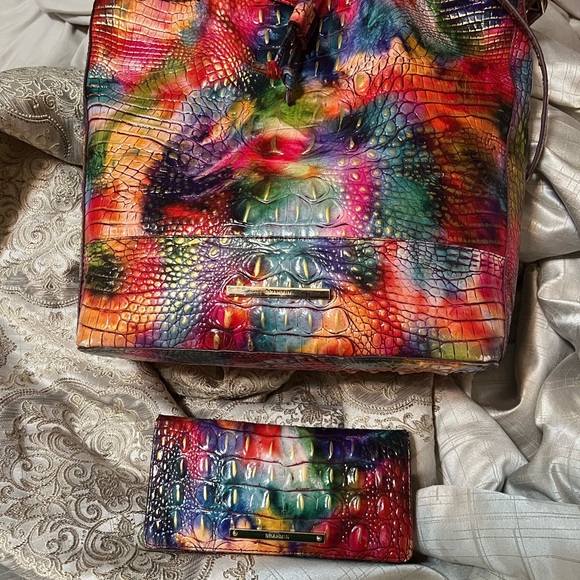 Large bucket Brahmin Bag - Picture 7 of 9